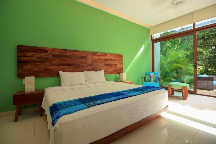 Golf View Luxury Condo hosted by Olahola