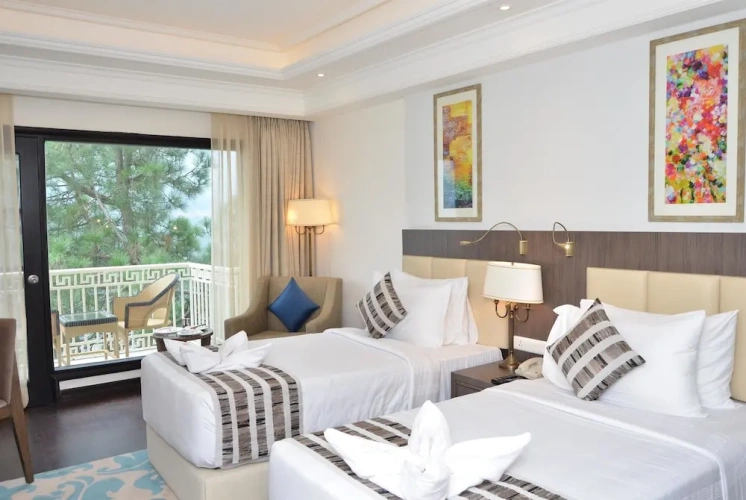 Standard Twin room with balcony