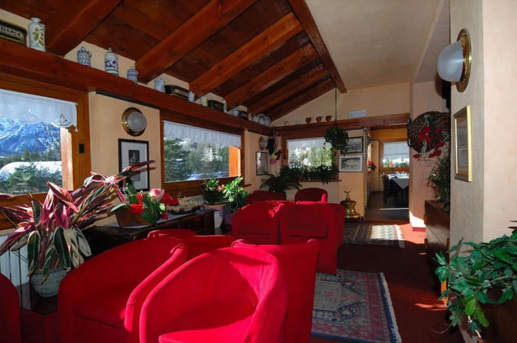 Hotel Bucaneve