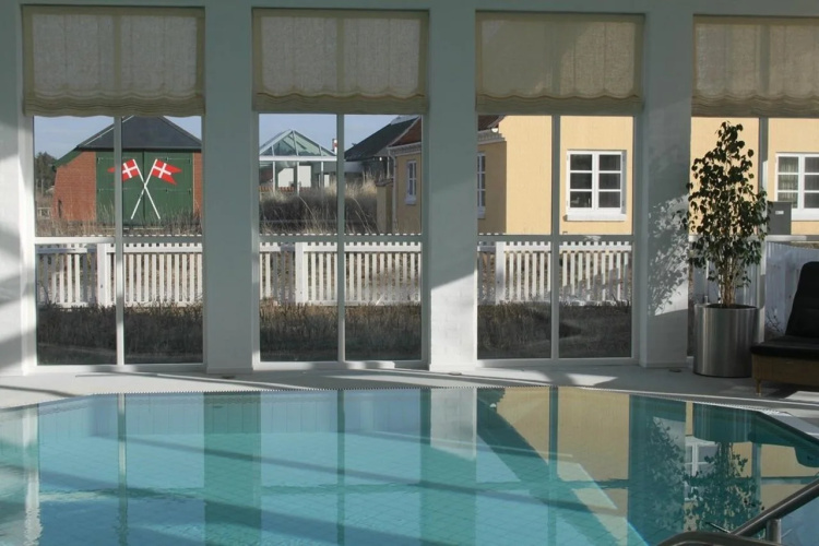 Ruths Hotel