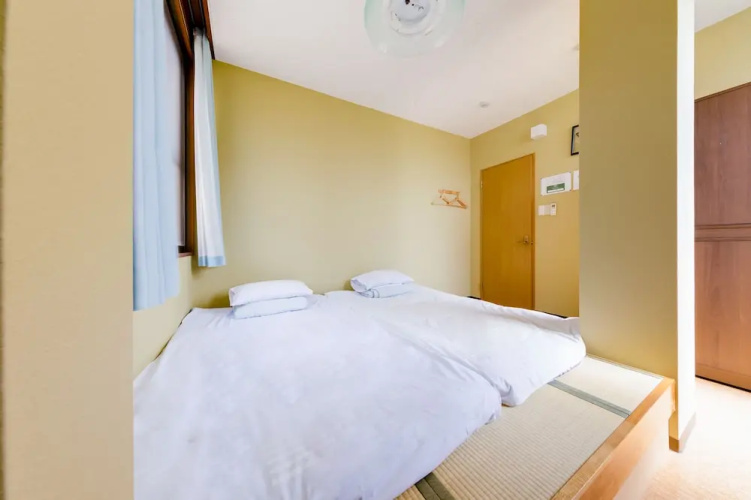 Yolee Guest House