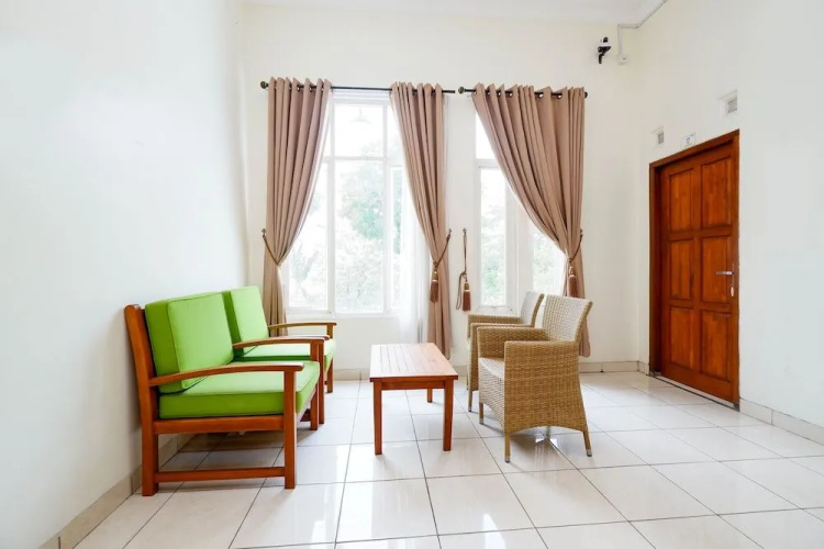 OYO 2428 Trision Hostel