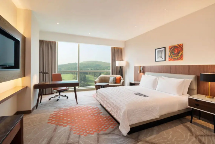 Standard Double room with golf view
