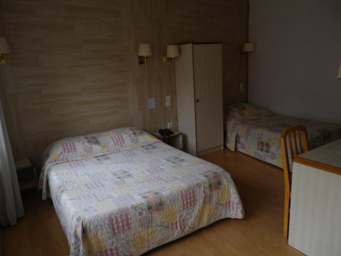 Standard Triple room