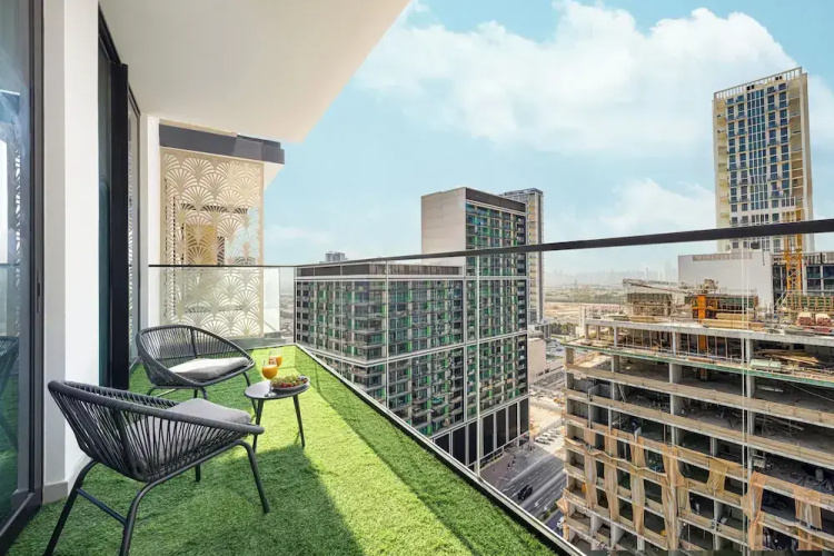 Binghatti Suites by Hostiva - City View