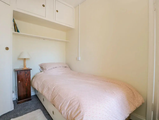 7 Glendower Street