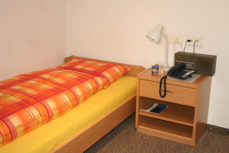 Standard Triple room with view