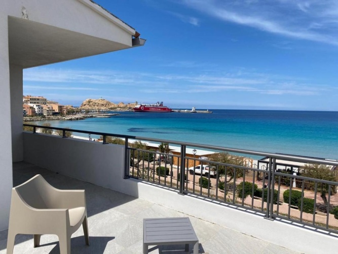 Standard Quadruple room with sea view