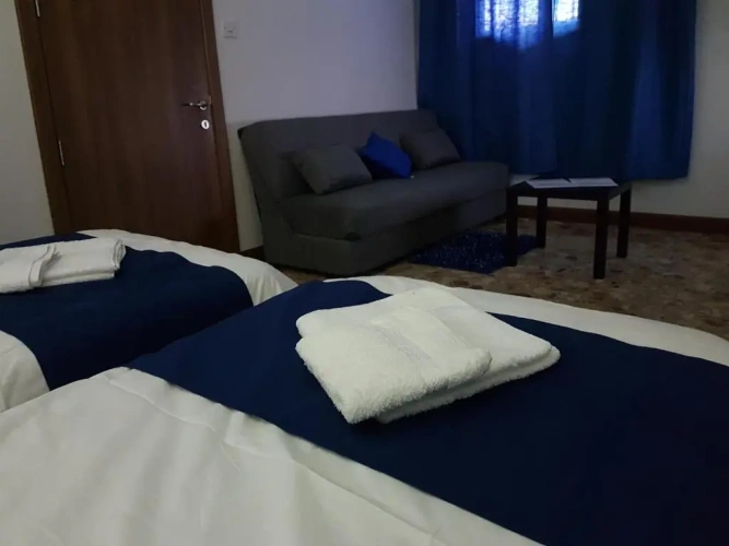 Standard Triple room