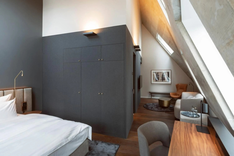 Legend Hotel