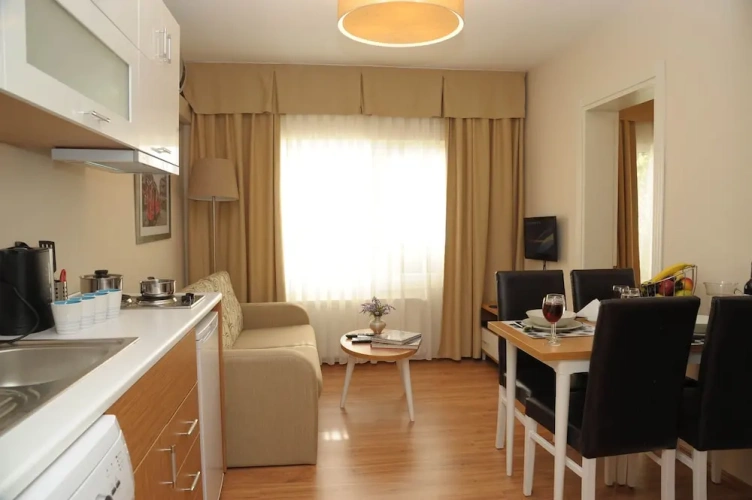 Deluxe Studio