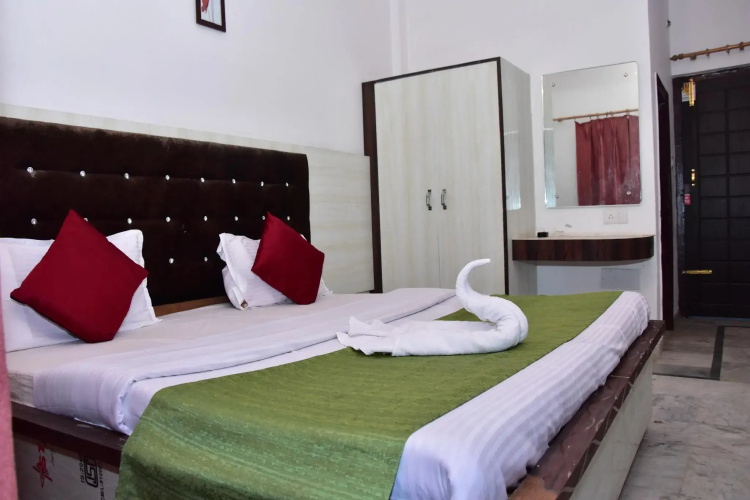 Raj Resort