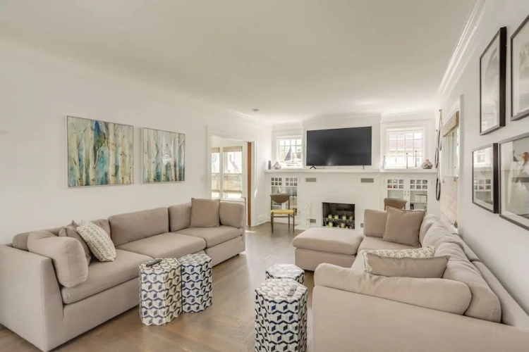 4 Bedrooms Cottage