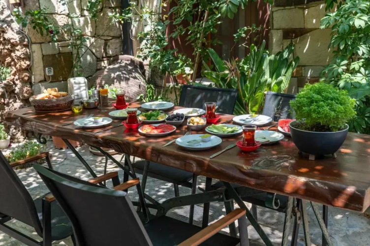 Urla Han Otel