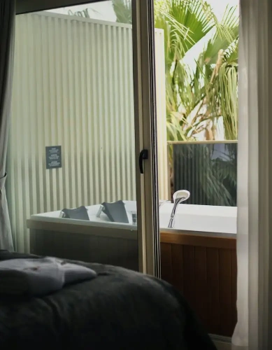 1 Bedroom Deluxe Suite with sea view