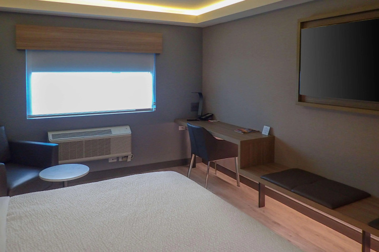 Avenue Hotel