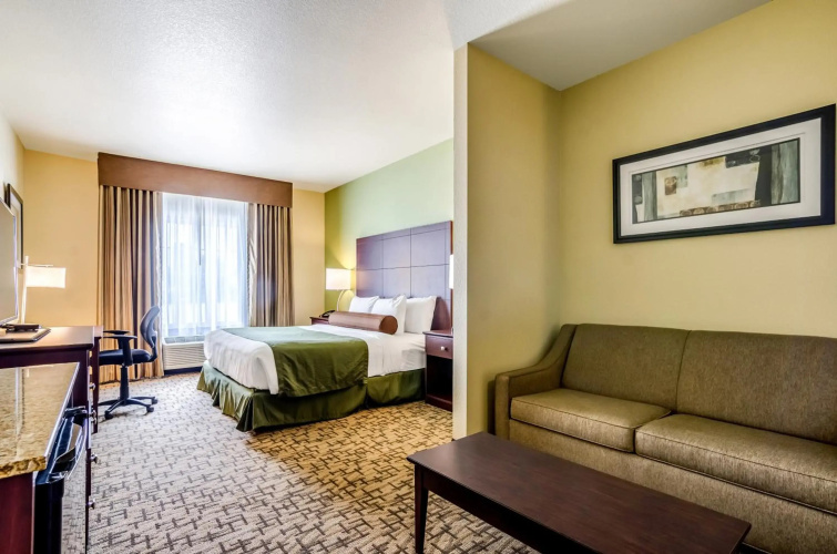 Cobblestone Hotel & Suites - McCook