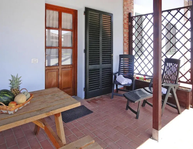 Apartment in Vinci With Pool & Wellness