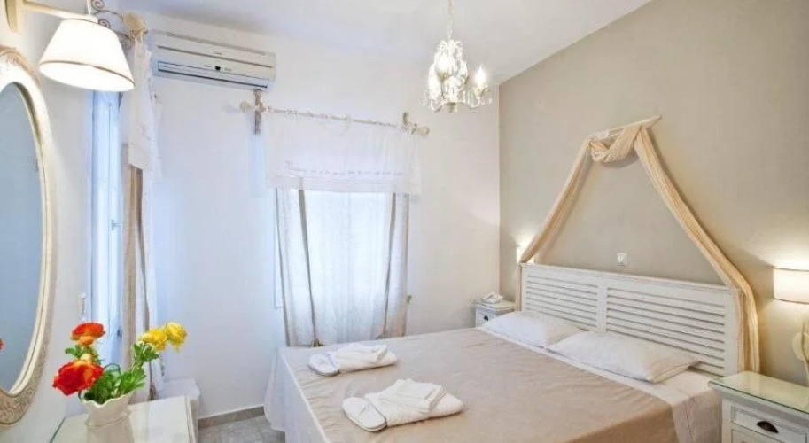 Kimolis Studios & Apartments