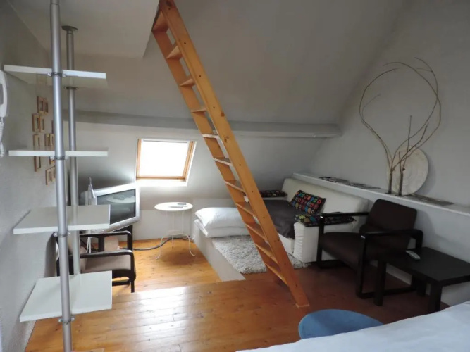 B&B Lodgingat8