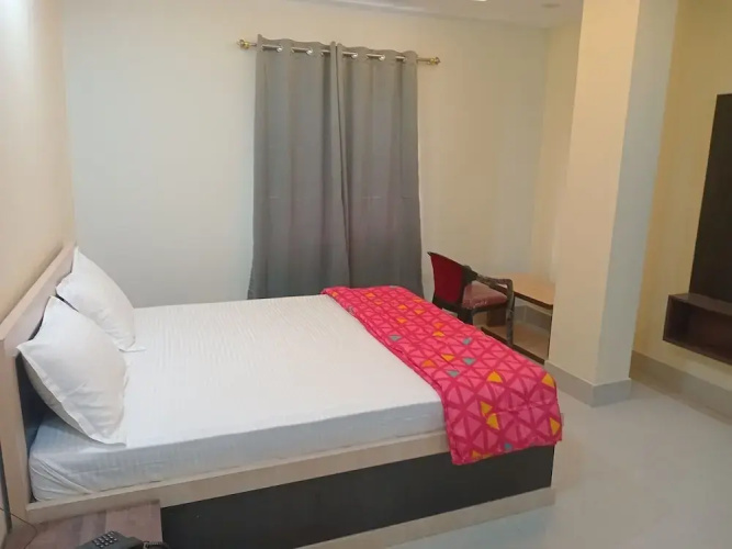 Hotel DEv Inn