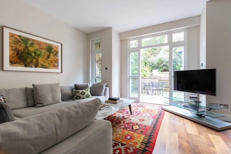 3 Bedrooms Apartment