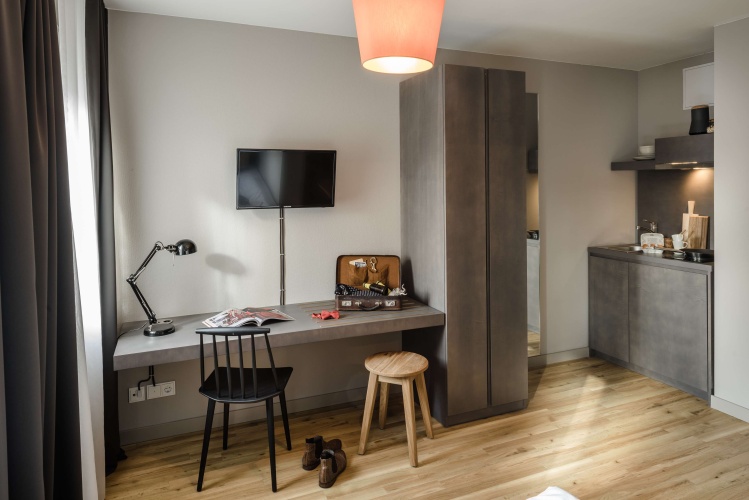 Twin Studio