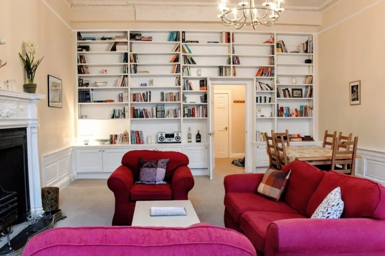 2 Bedrooms Apartment