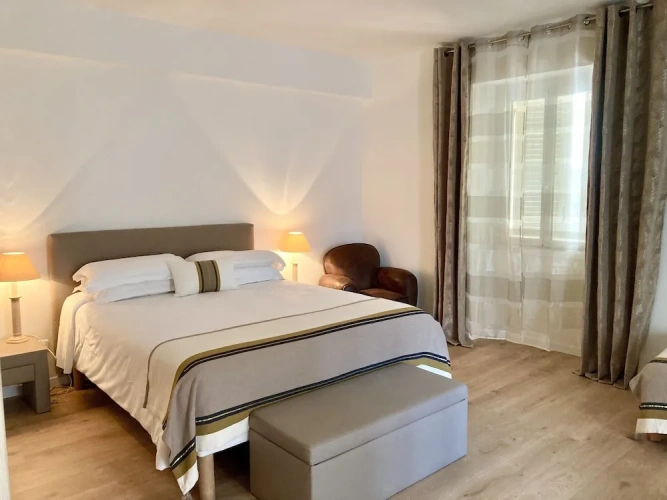 Junior Suite with courtyard view