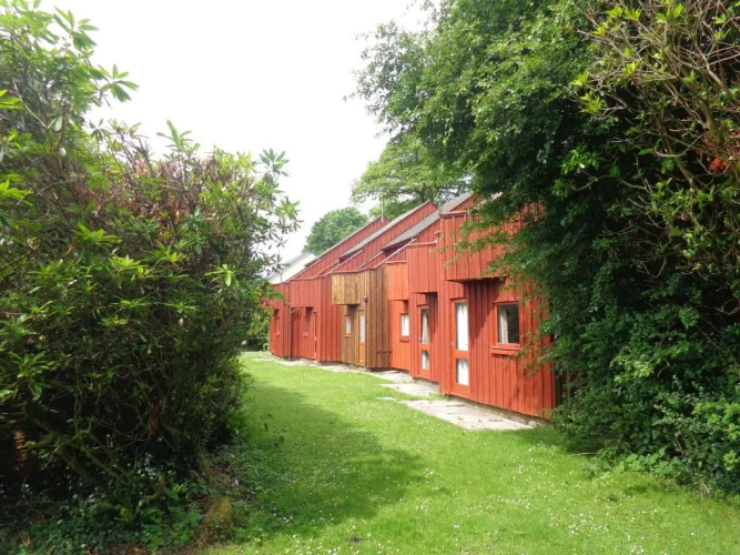 28 Yew Lodge