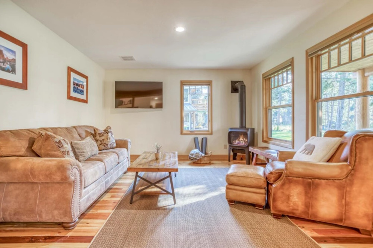The Settle Inn Riverfront Retreat