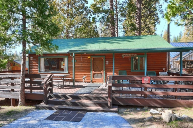 2 Bedrooms Chalet