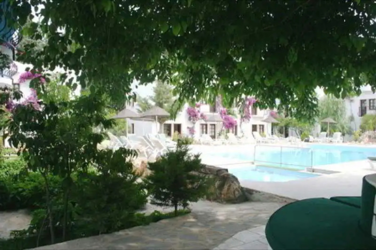 Flora Safir Hotel