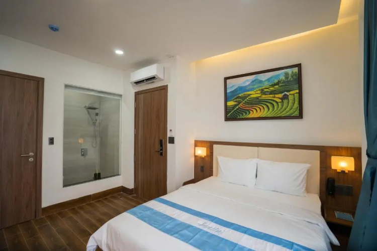 Santini Hotel