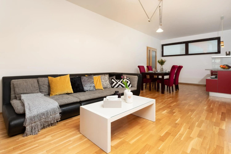 Fashionable Apartments Flora