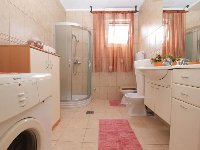 Apartment 1200
