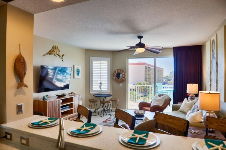Gulfside 404 - 3 Br condo by RedAwning