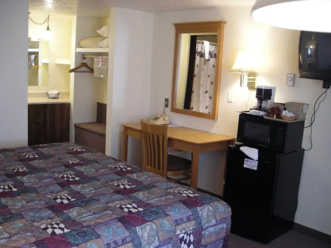 Falls Motel