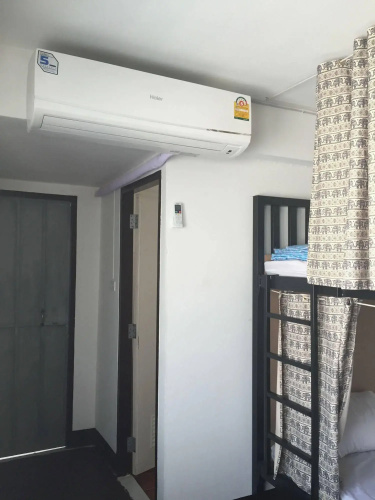 Sleep Box Hotel