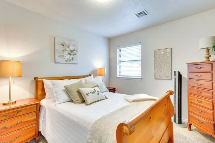4 Bedrooms Cottage
