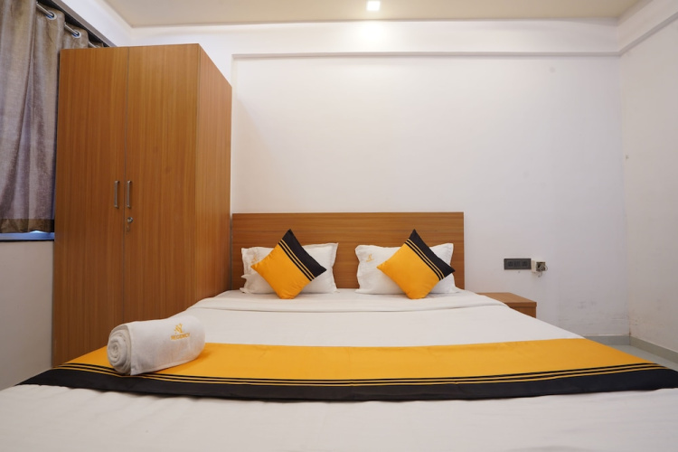 AY Plus Regency Hotel