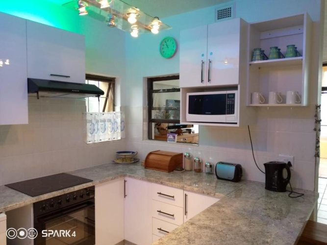 3 Bedrooms Apartment
