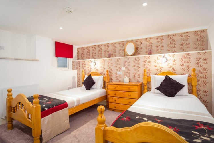 Standard Double Basement room