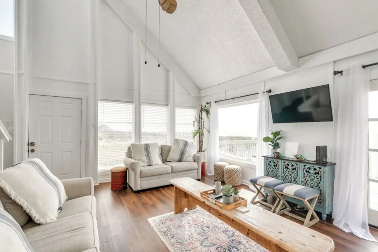 Beach House w/ Oceanfront Deck in Galveston!