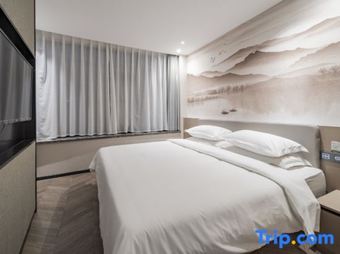 Standard Double room with lake view
