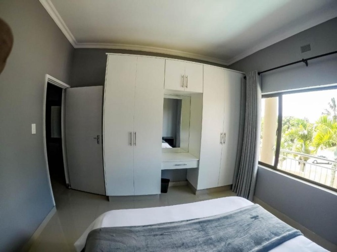 3 Bedrooms Apartment