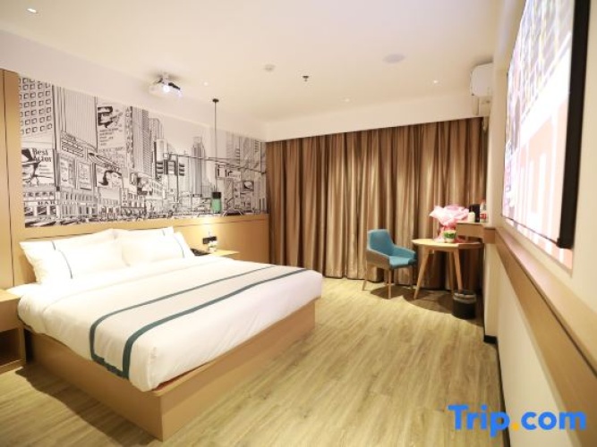 Deluxe Twin Family room