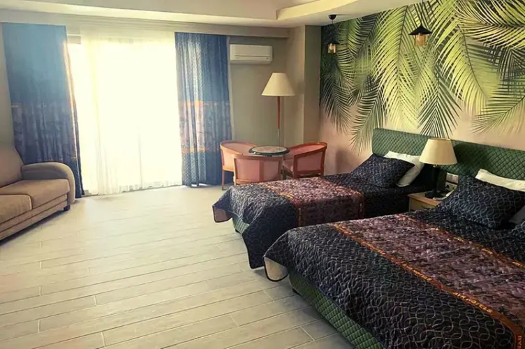 Standard room with partial sea view