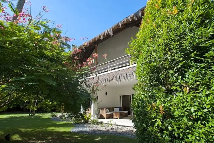 Apartment with garden view