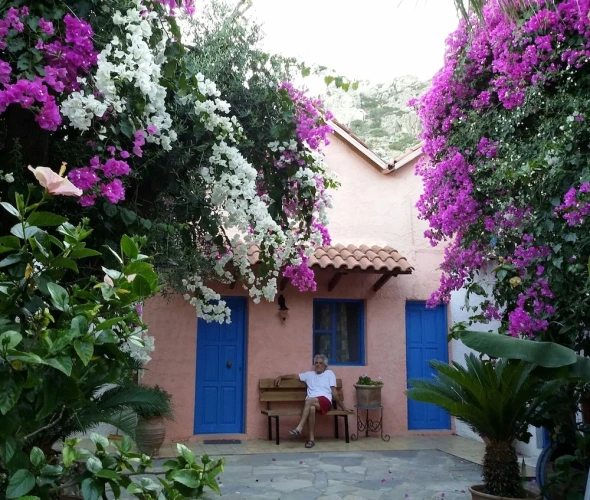 1 Bedroom Cottage with balcony